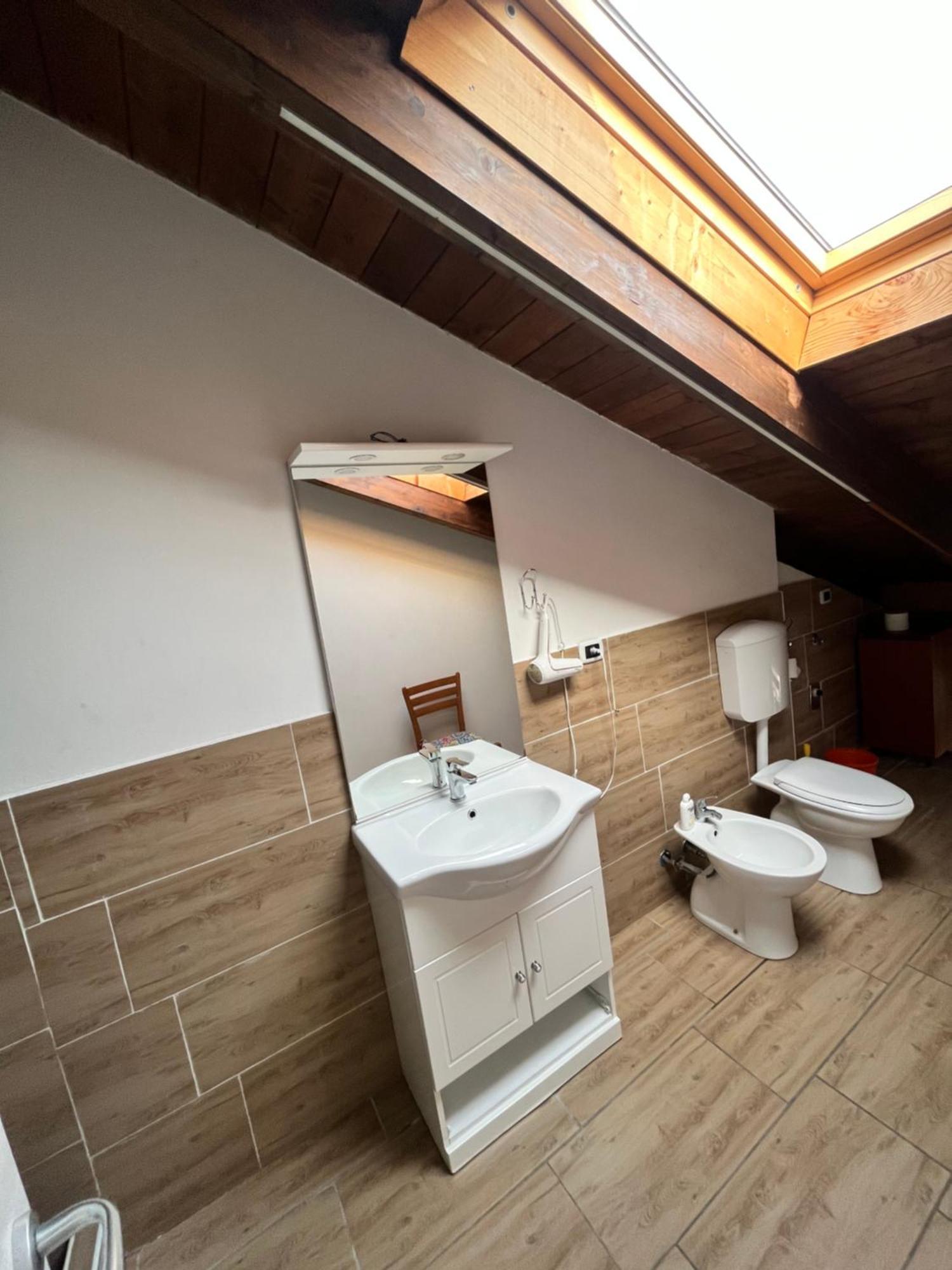 Camera Con Bagno Mirjana Cislago Exterior photo